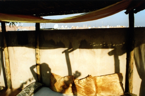 Moroc, Marrakech, Riad roof, shadow - low