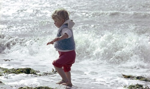 Yeshen in Surf, colour - lowres