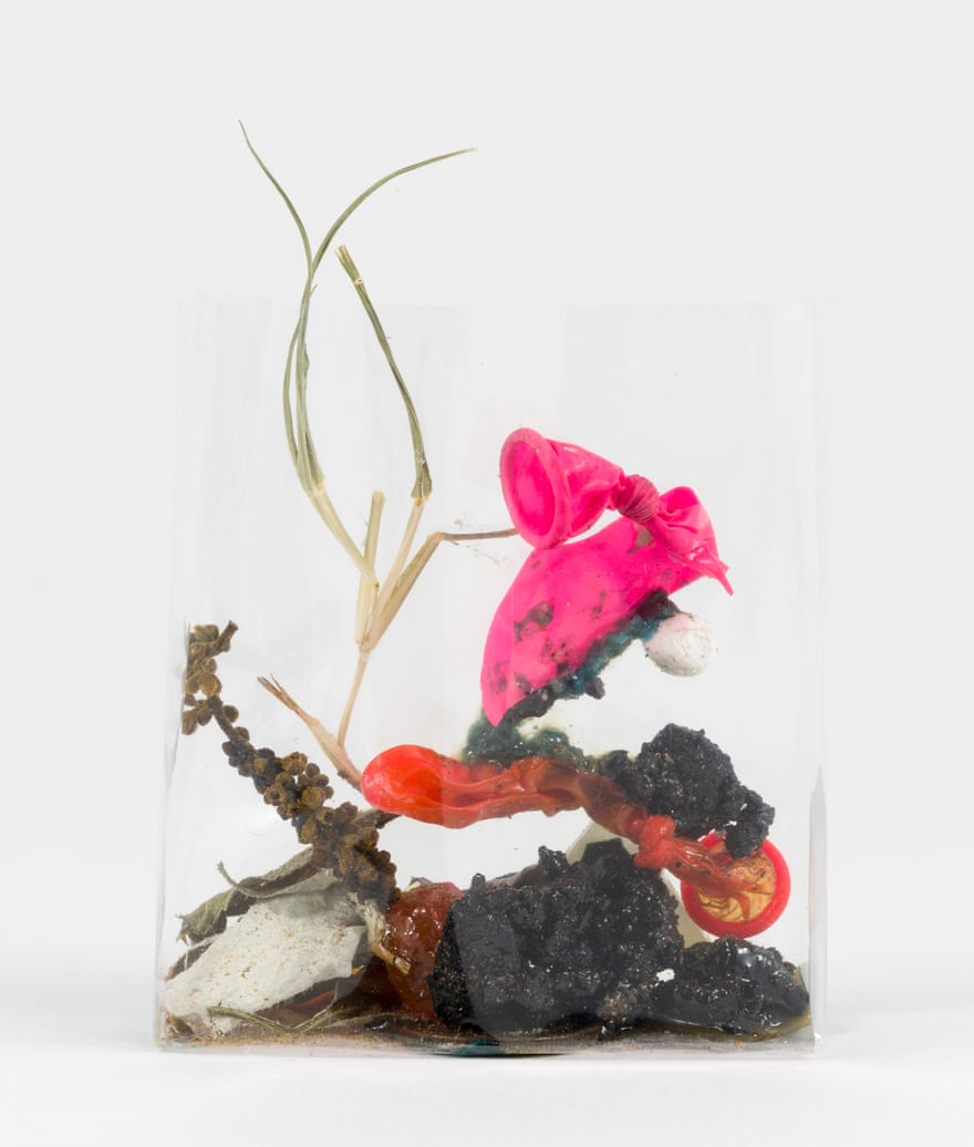 Miniature scupture - 2981